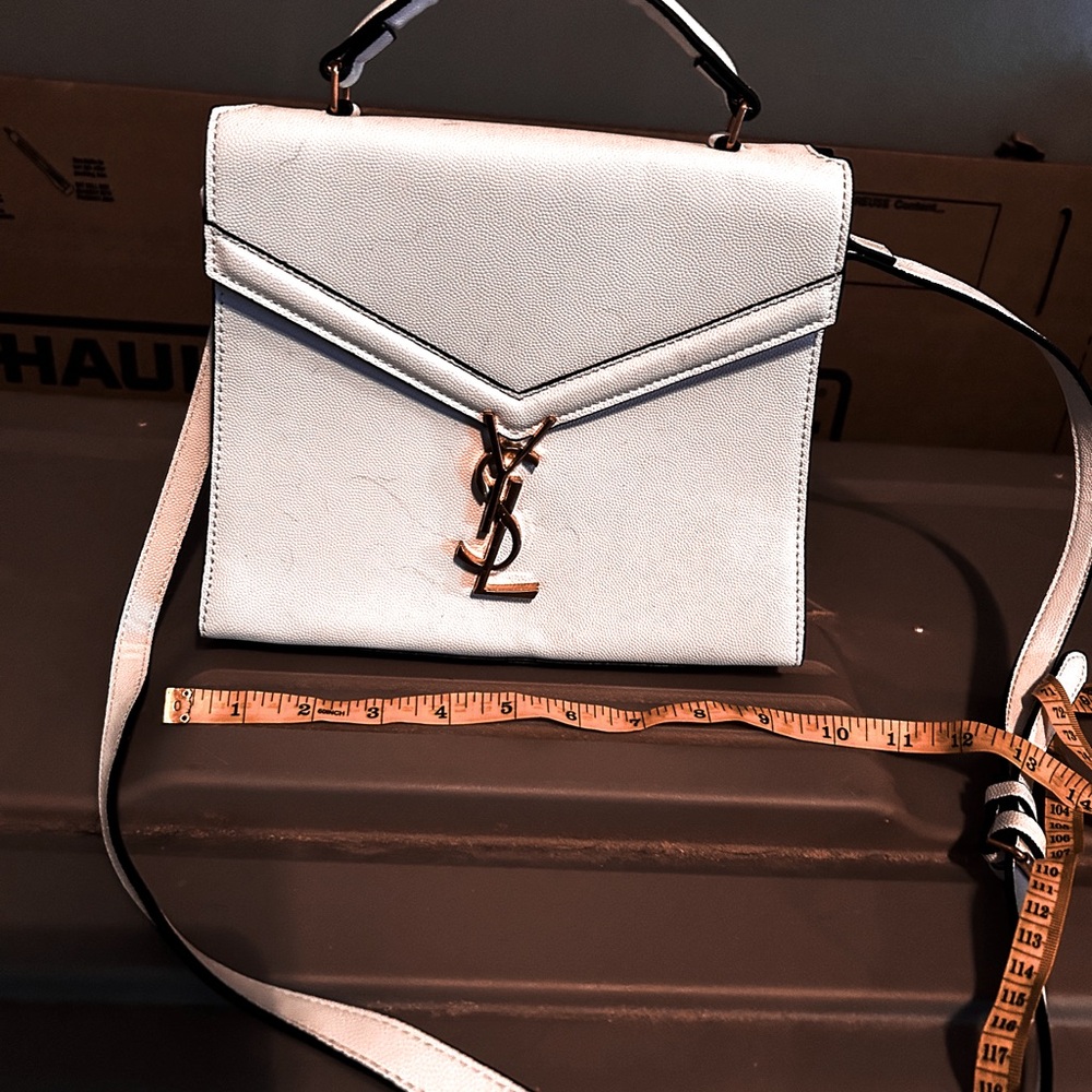 New structured white bag! Medium size, summer ready!